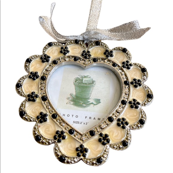 Black/Cream Metal Photo Frame Ornaments with Black Accent Beading - Picture 2 of 5